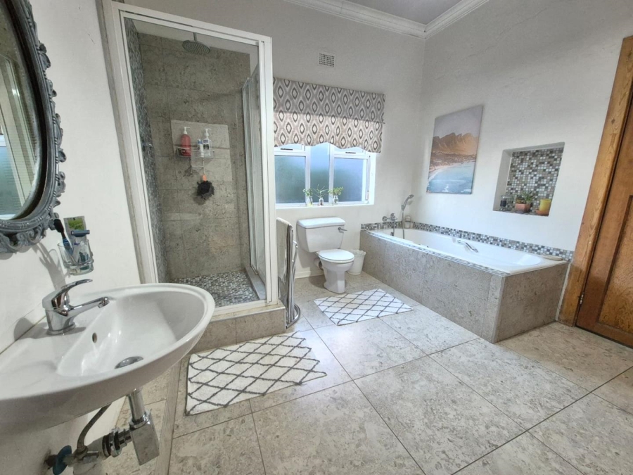 5 Bedroom Property for Sale in Dan Pienaar Free State
